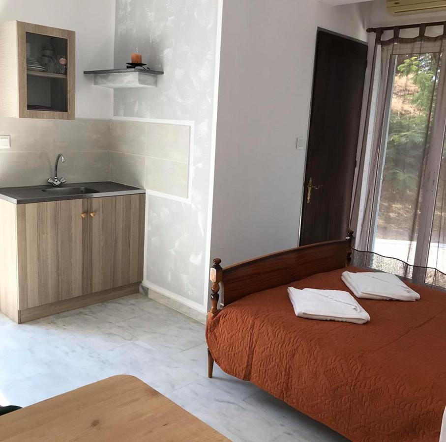 Kessaris Apartments Chrani Luaran gambar