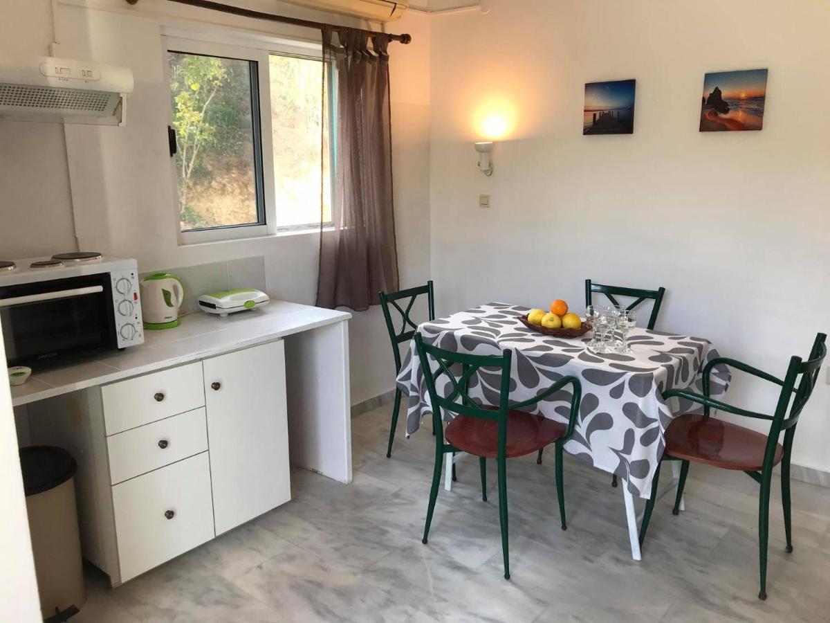 Kessaris Apartments Chrani Luaran gambar